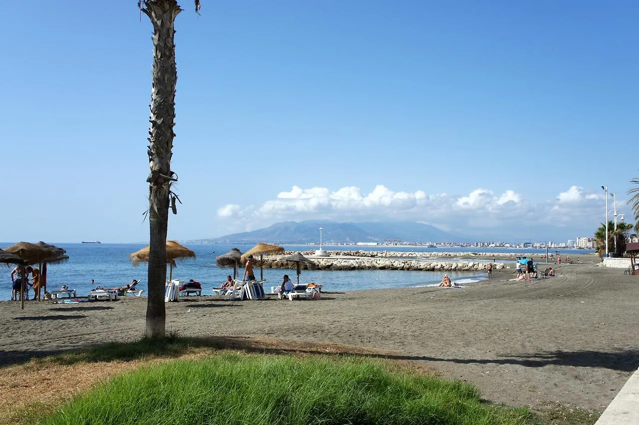 Malaga Holiday Pedregalejo酒店
